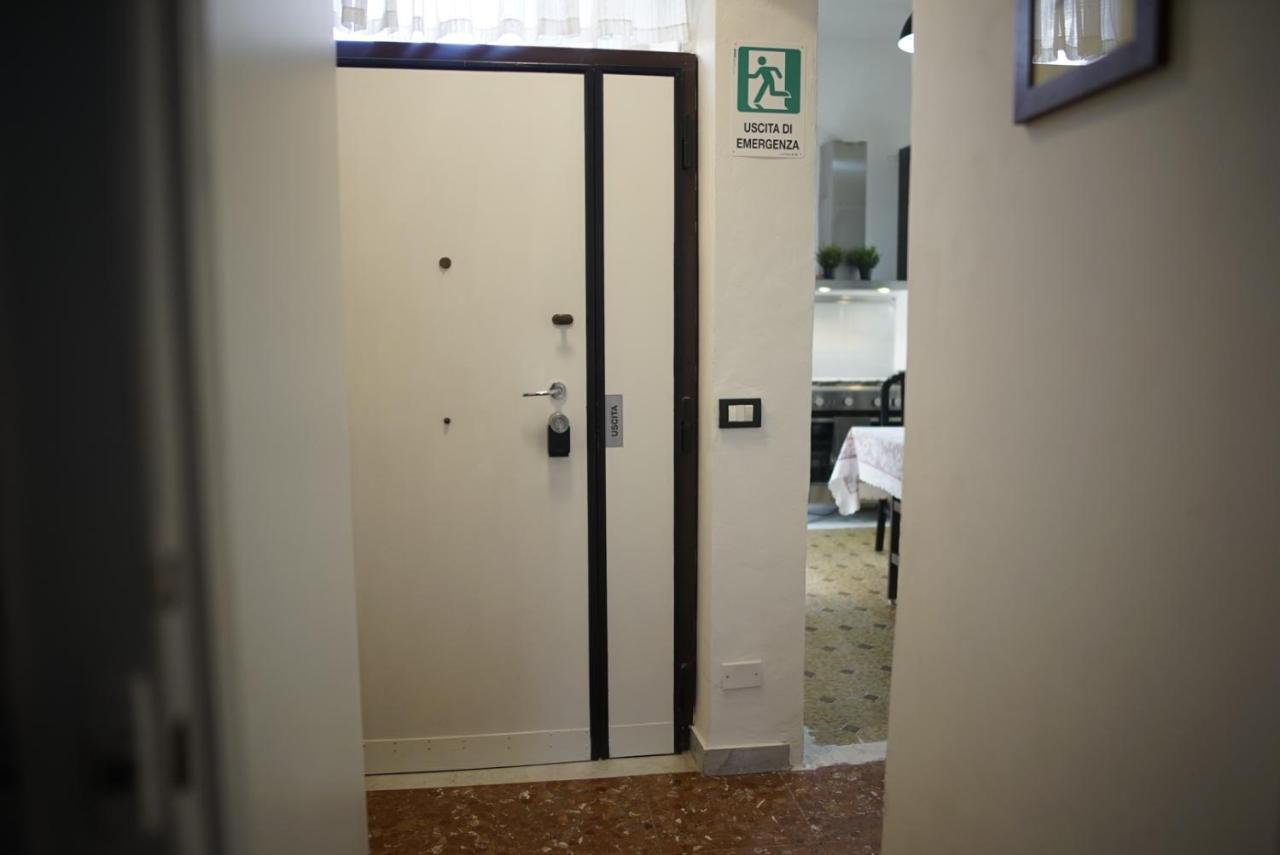 Eva Capital Guest House Vitinia Luaran gambar